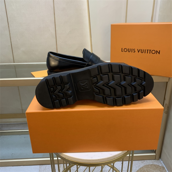 Lv Loafer 007