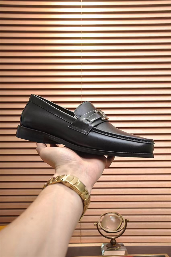 Lv Loafer 058