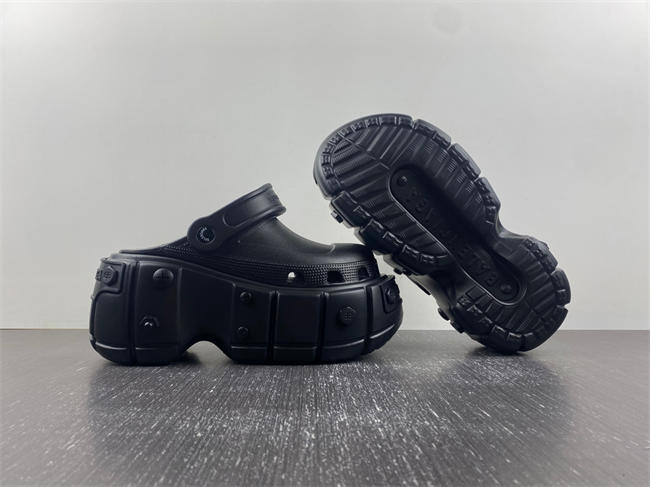 Cr*0*s x ba*len*cia*ga hardCr*0*s slide