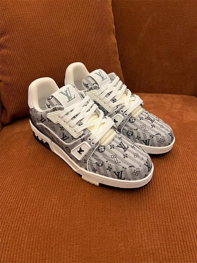 Lv Trainer Sneaker 81