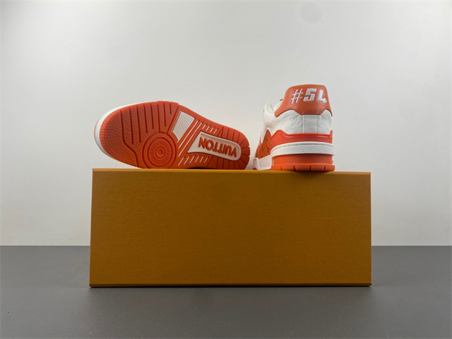 l0*is V*t0n lv trainer