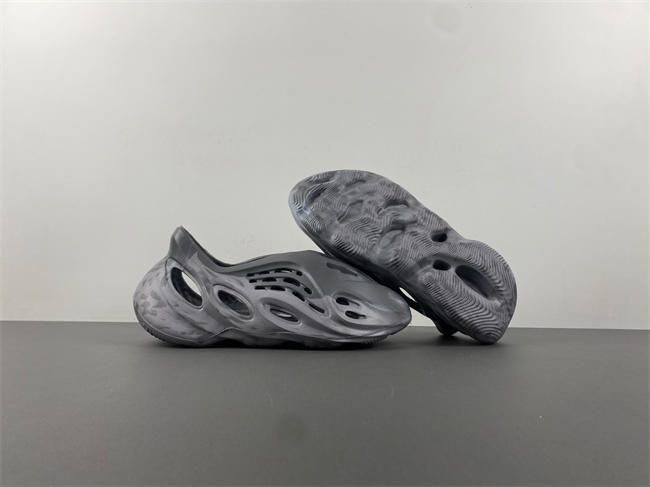 YZY FOAM RUNNER MX "Granite" IE4931 97