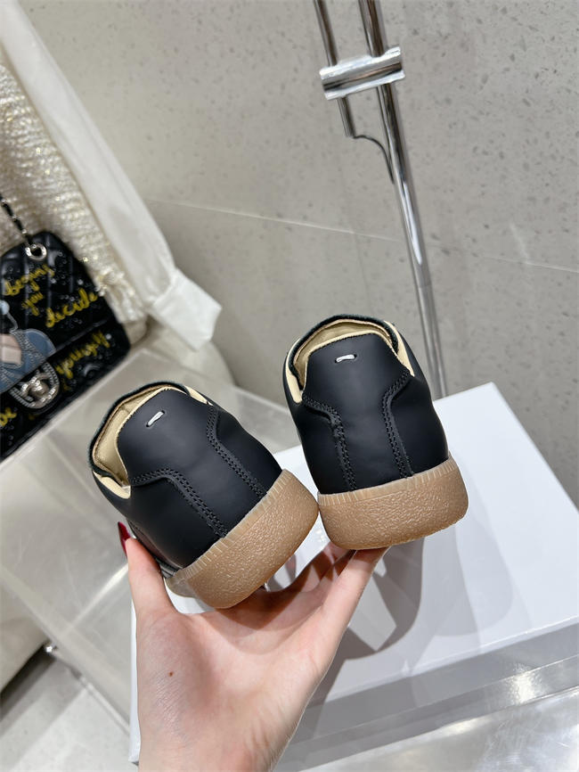 ma*s*n martin Ma*i*la sneaker